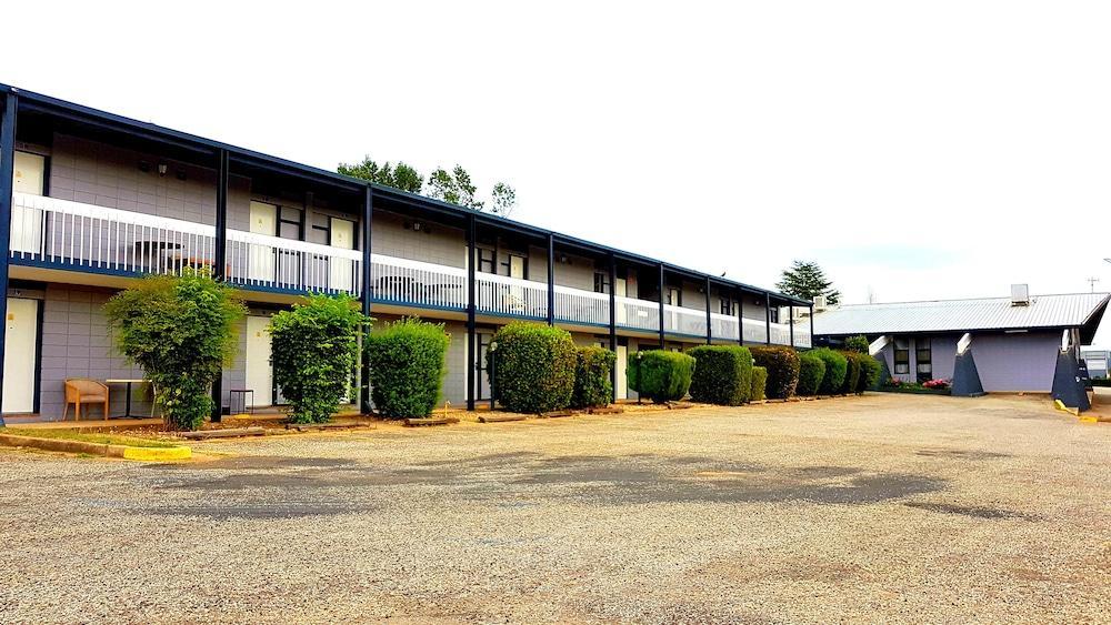 Snow Season Motor Inn Cooma Exteriör bild