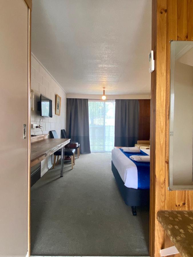 Snow Season Motor Inn Cooma Exteriör bild