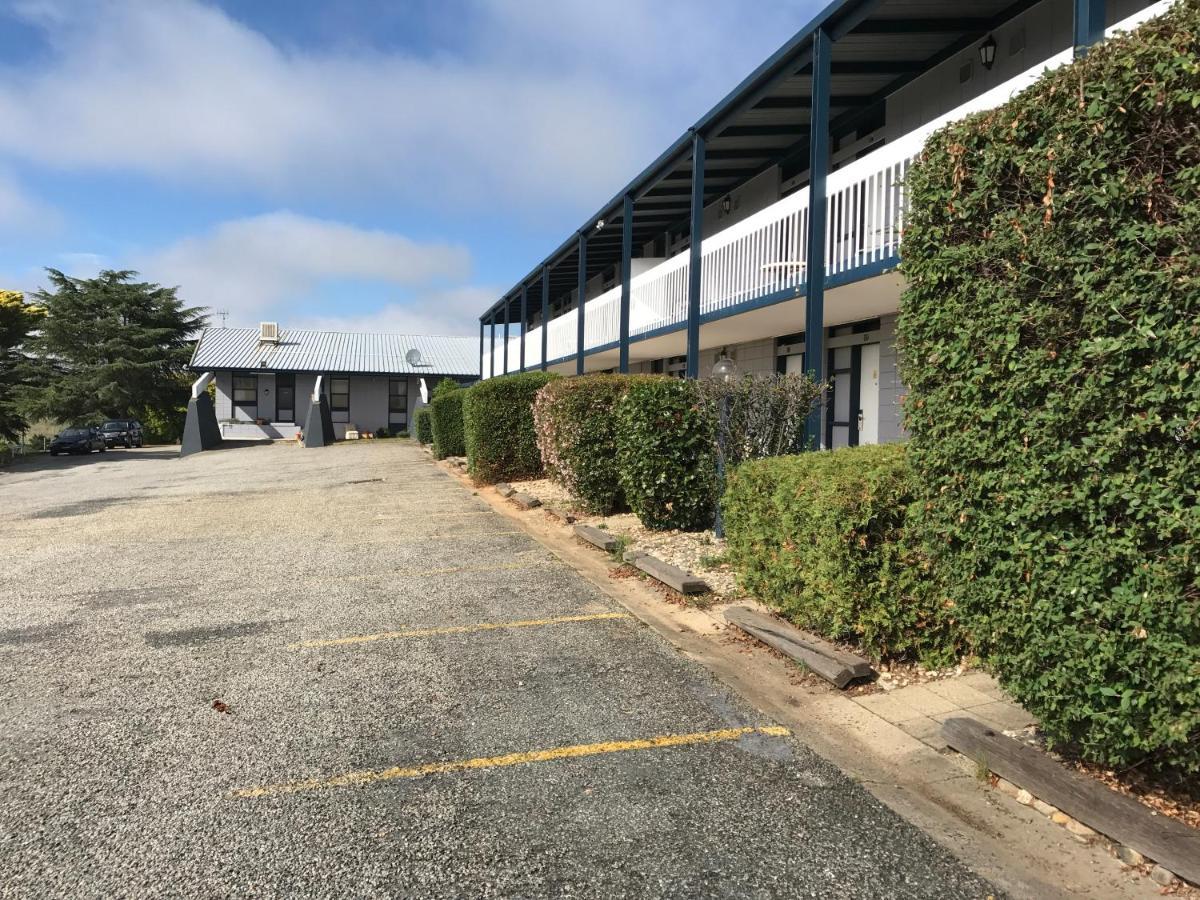 Snow Season Motor Inn Cooma Exteriör bild
