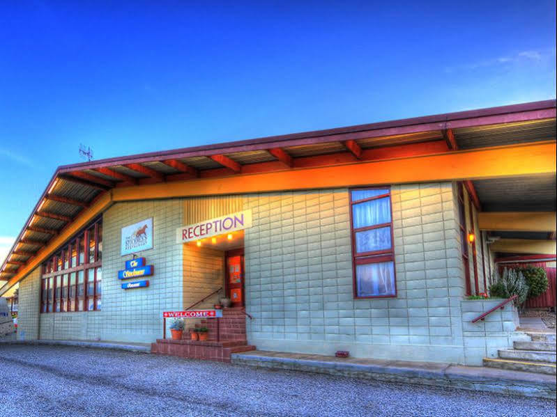 Snow Season Motor Inn Cooma Exteriör bild